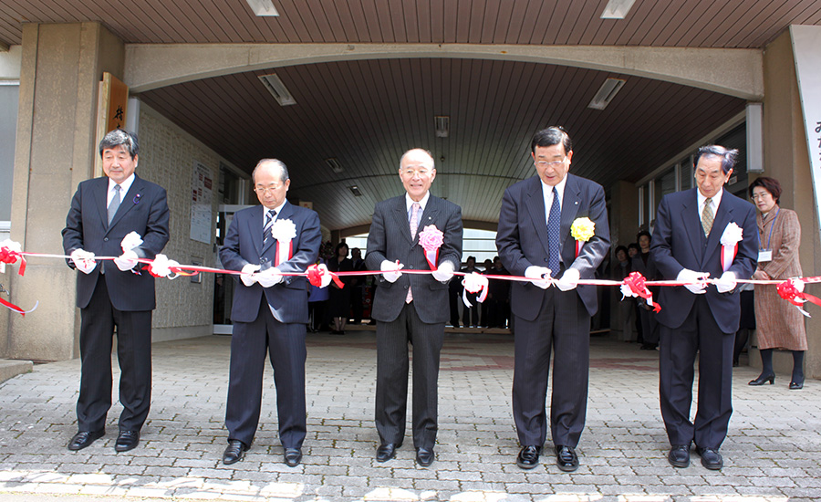 学校が新たなコミュニティーの場へ秋田県の「橋本五郎文庫」 スライド1 image