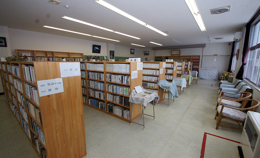 学校が新たなコミュニティーの場へ秋田県の「橋本五郎文庫」 スライド2 image