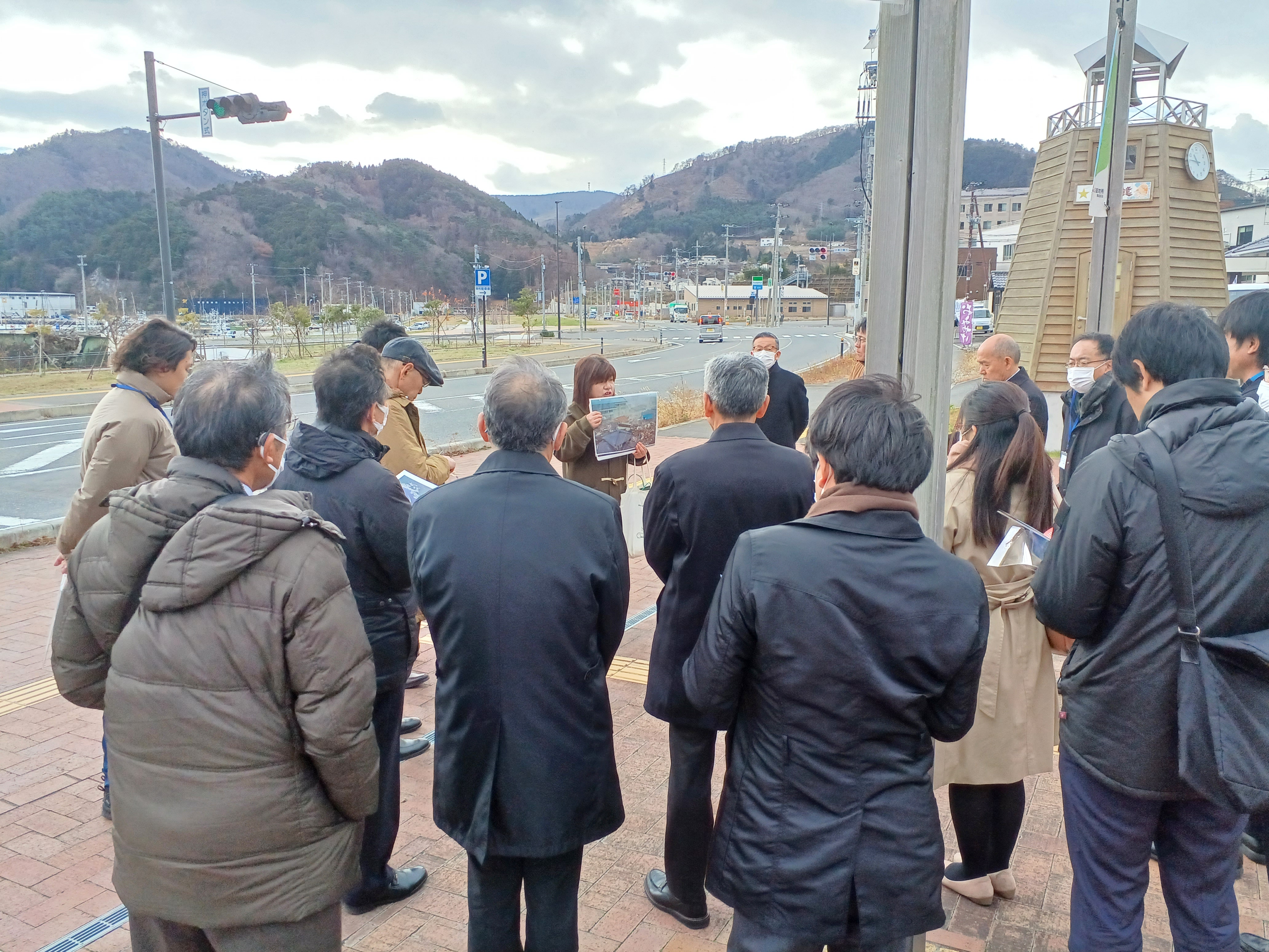 JR女川駅周辺。復興状況について女川町観光協会・語り部ガイドさんのお話を伺う