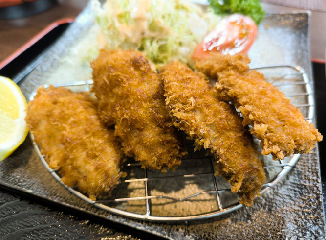 肉厚でフワフワのアジフライ